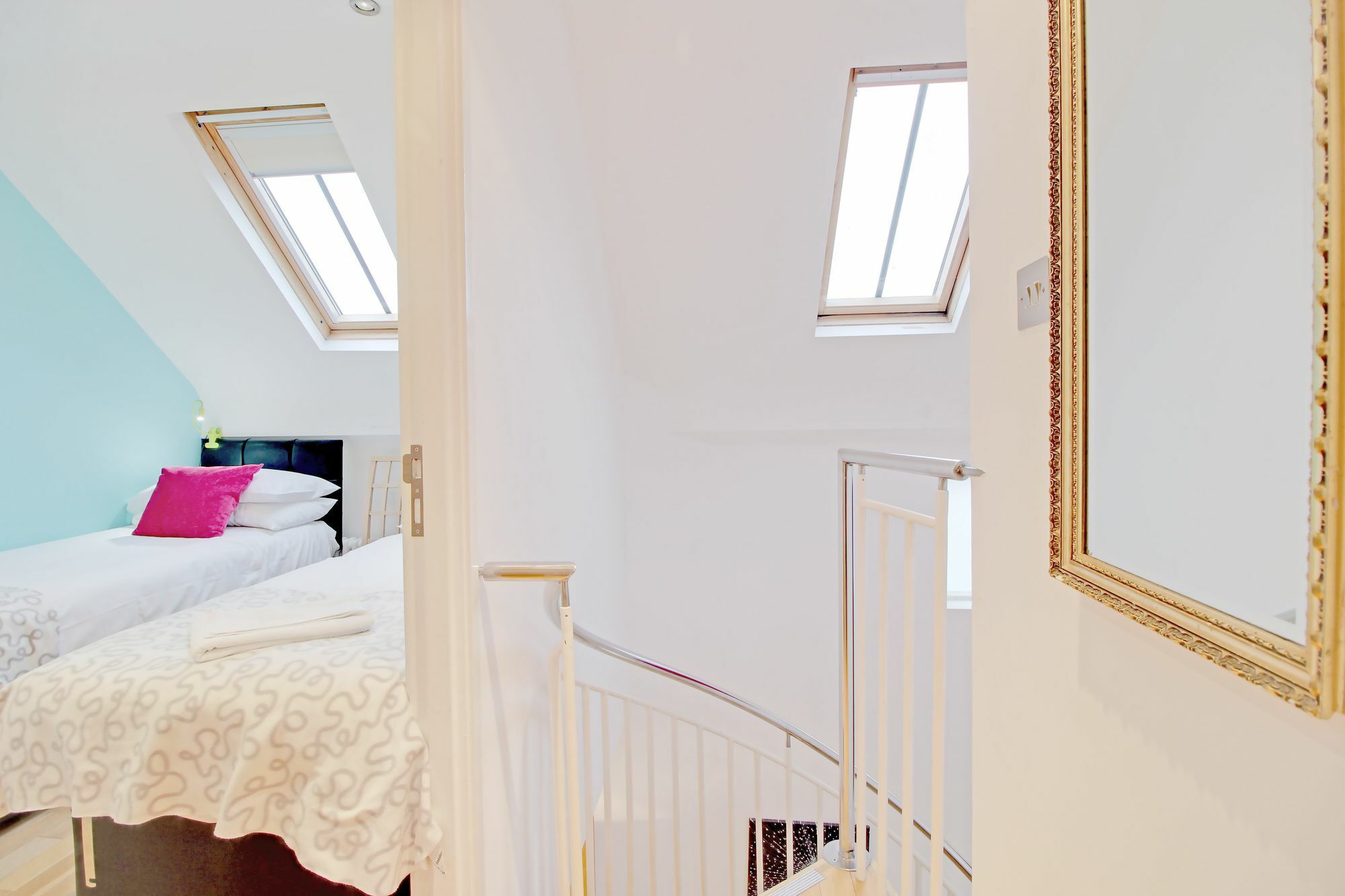 Majestic Mews Apartment With Free Parking - By My Getaways Hove Extérieur photo